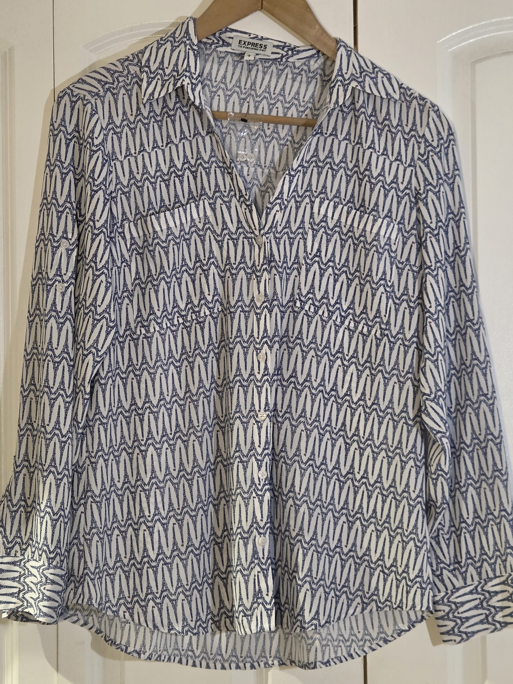 Express Women's Top L Portofino Button Up Shirt Eiffel Tower Print Parisian NWT